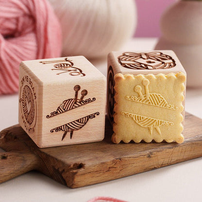 Knitting Cookie Cube