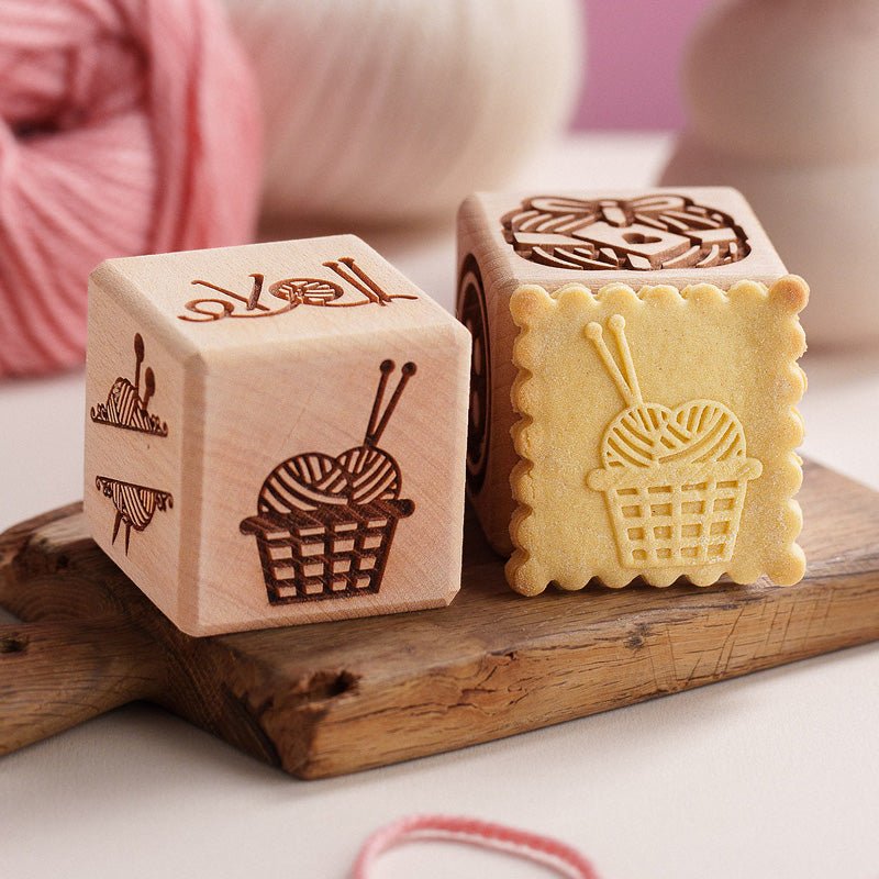 Knitting Cookie Cube