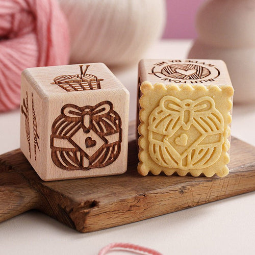 Knitting Cookie Cube